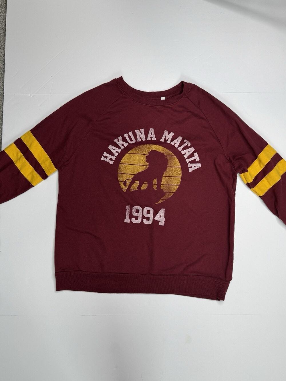 Disney Lion King Hakuna Matata 1994 Sweatshirt Adult M Burgundy Striped